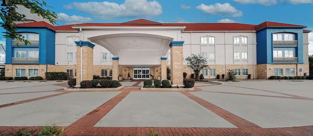 Sonesta Essential Houston Westchase photo 33