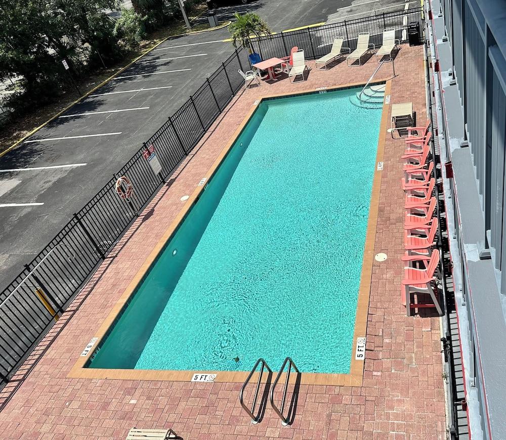 Travelodge by Wyndham Orlando / Heart of International Drive photo 9