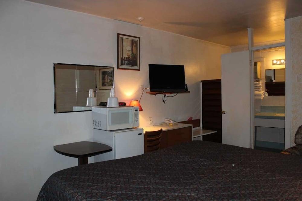 Thunderbird Motel photo 6