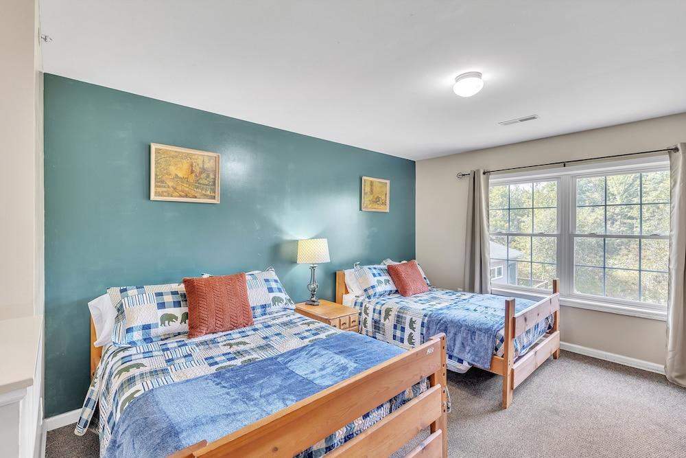 Green Goose Lodge - Studio Apt Sleeps 4 Condo photo 14