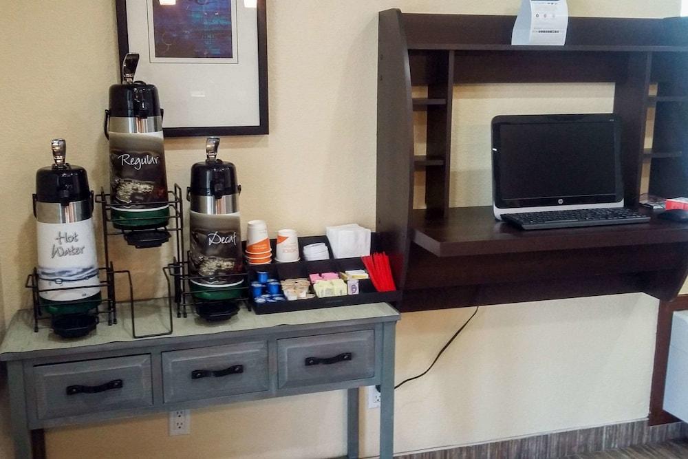 Quality Inn San Diego I-5 Naval Base photo 5