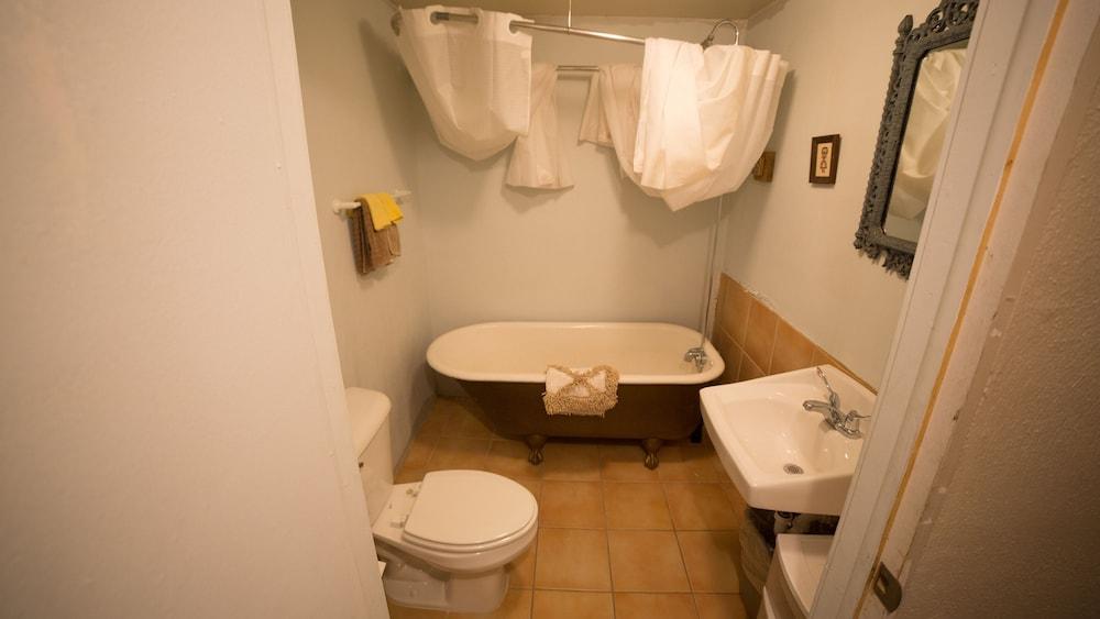 SnowMansion Taos Adventure Lodge photo 64