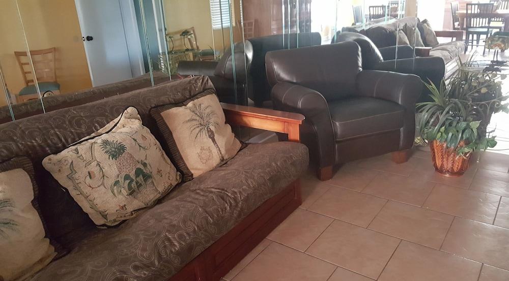 Silver Sands Motel photo 44