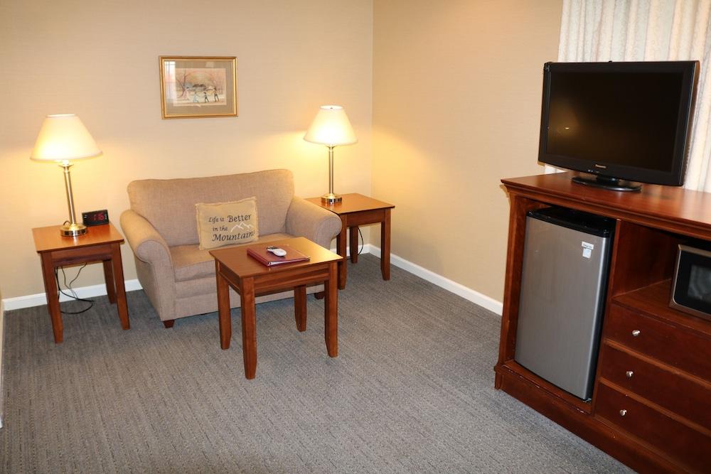 The Village Inn Harrisonburg photo 42