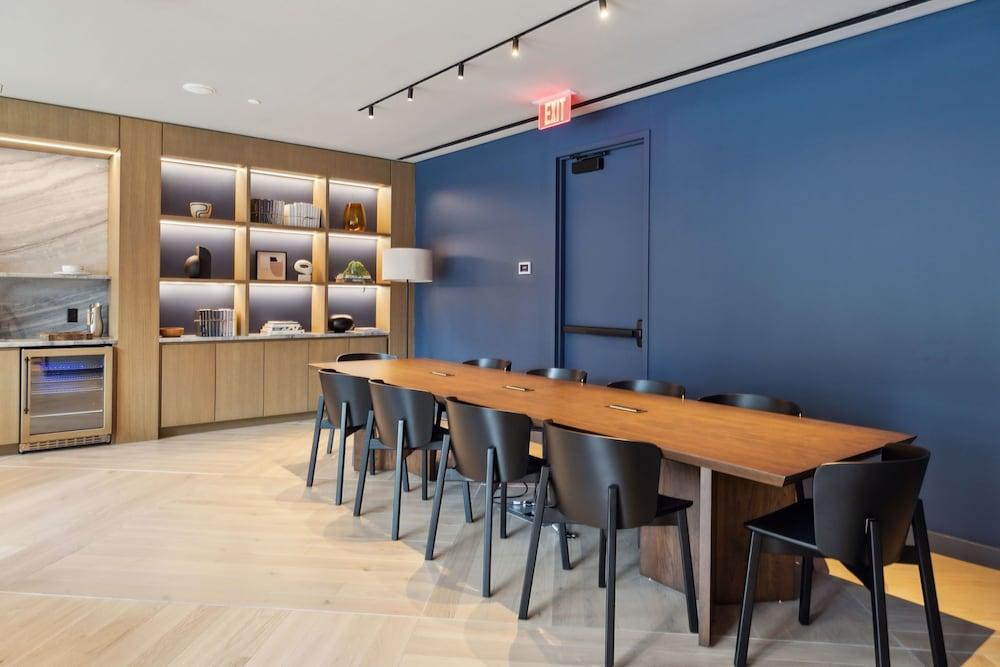 Placemakr Buzzard Point photo 58