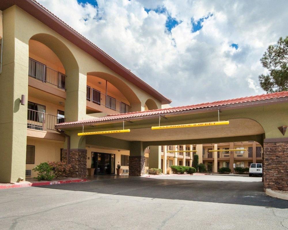 Quality Inn Airport East photo 28