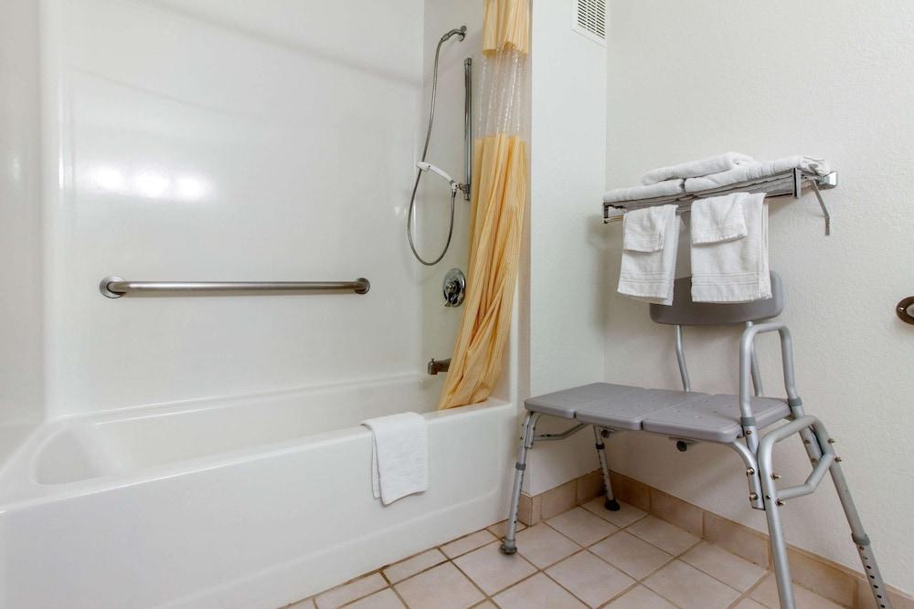 Econo Lodge Oacoma - Chamberlain West photo 49