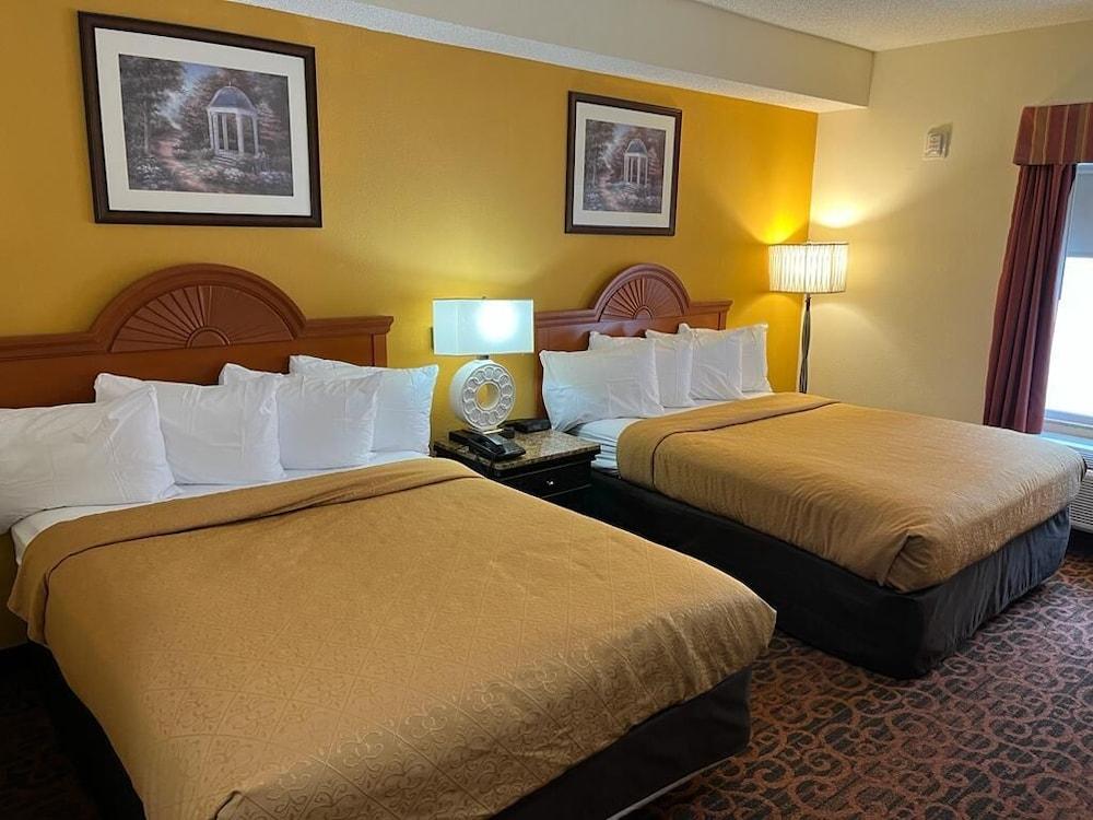 Chocolate Express Hotel & Suites Hershey photo 6