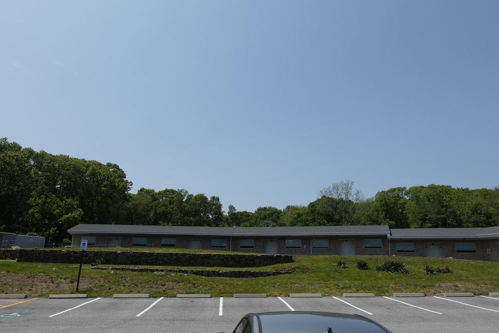 Blue Beach Motel — hotel in North Kingstown