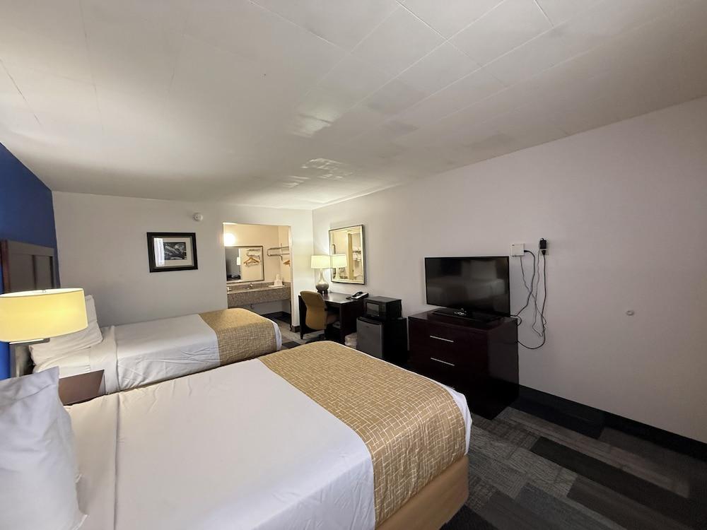 Frontier Inn photo 11