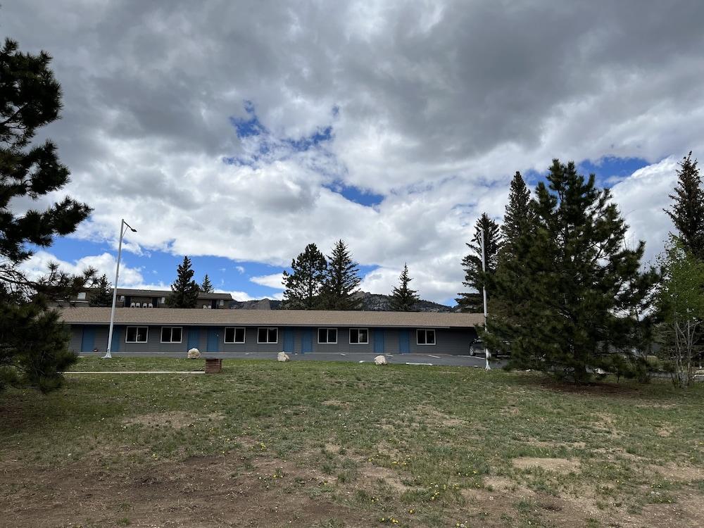 Columbine Inn photo 6
