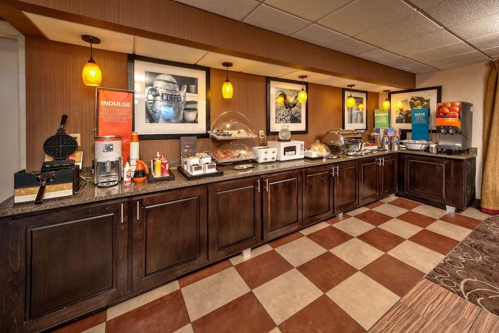 Hampton Inn by Hilton Clarksville photo 33