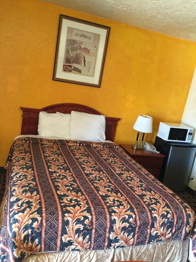 Encore Motel photo 23