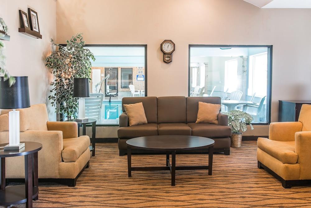 Sleep Inn & Suites Oregon - Toledo photo 5