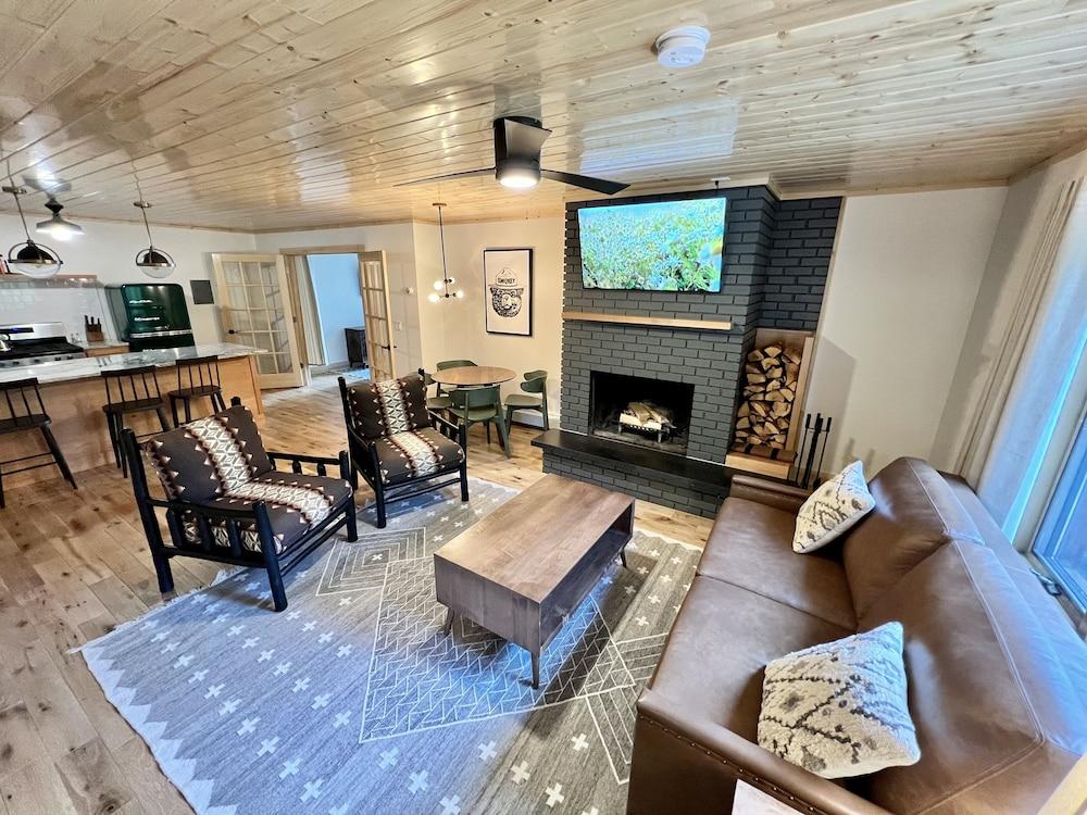 Thomsonite Beach Inn photo 19