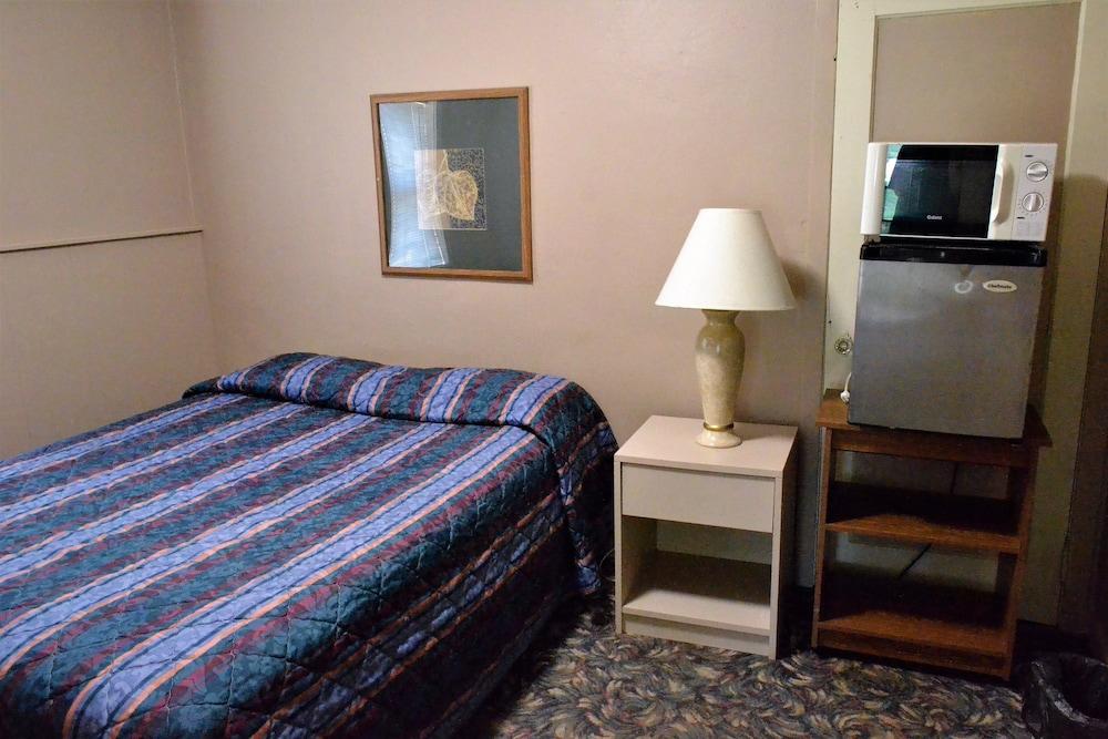 Innkeeper Motel photo 43