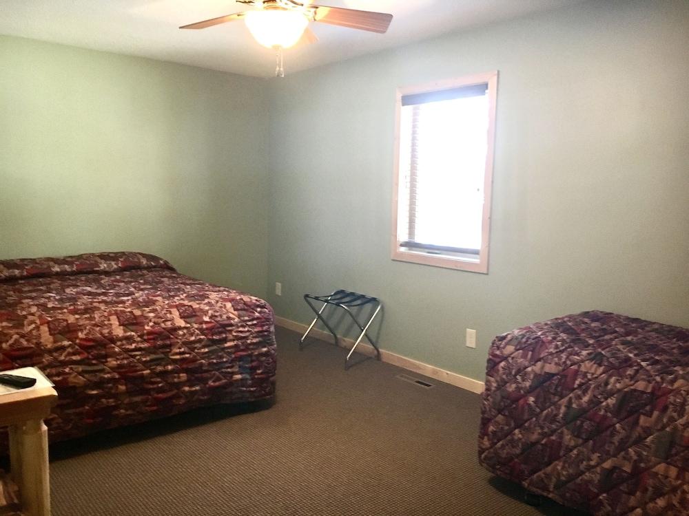 Sportsman's Lodge photo 10