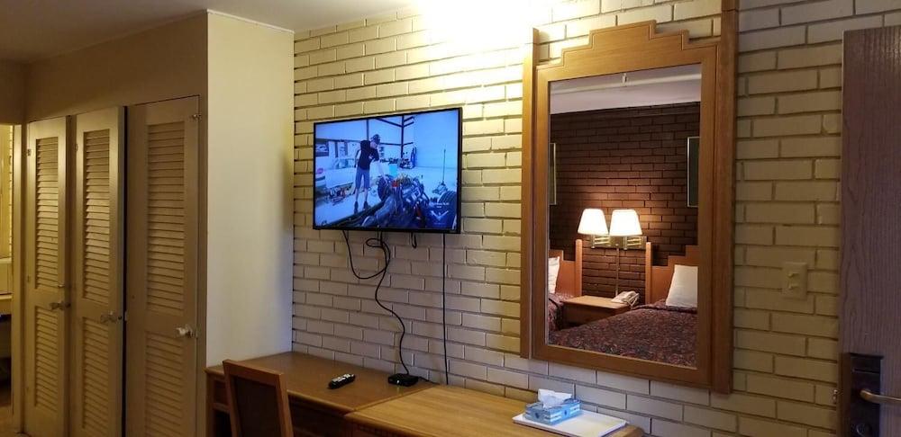 Americas Premier Inn photo 6