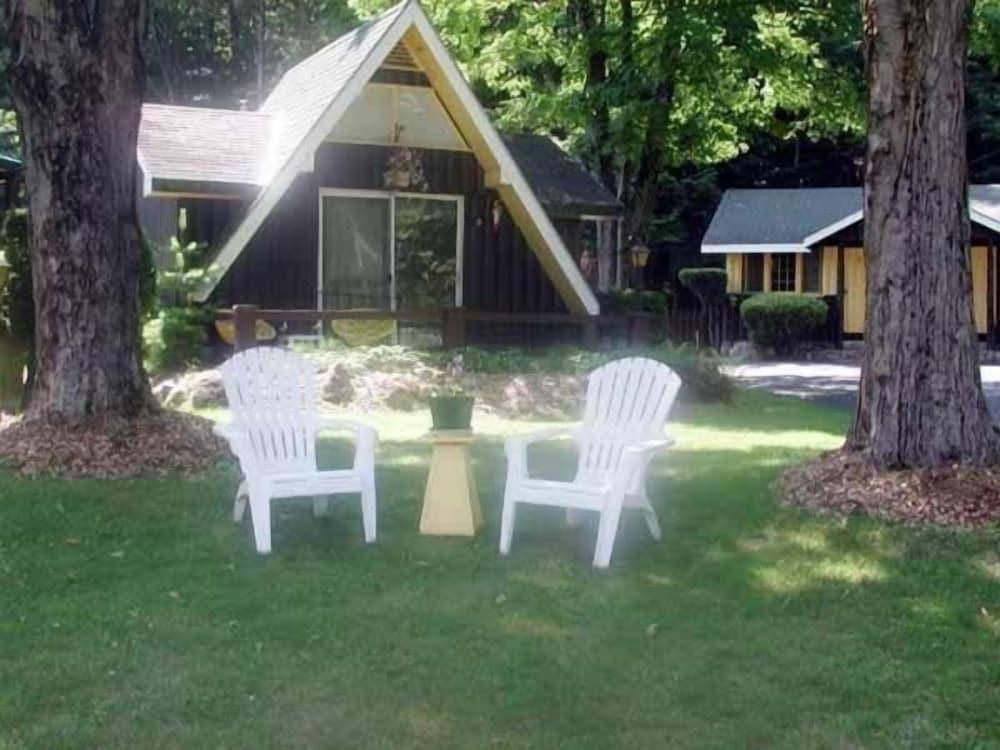 Amber Lantern Lake George Motel and Cottage Rentals photo 42