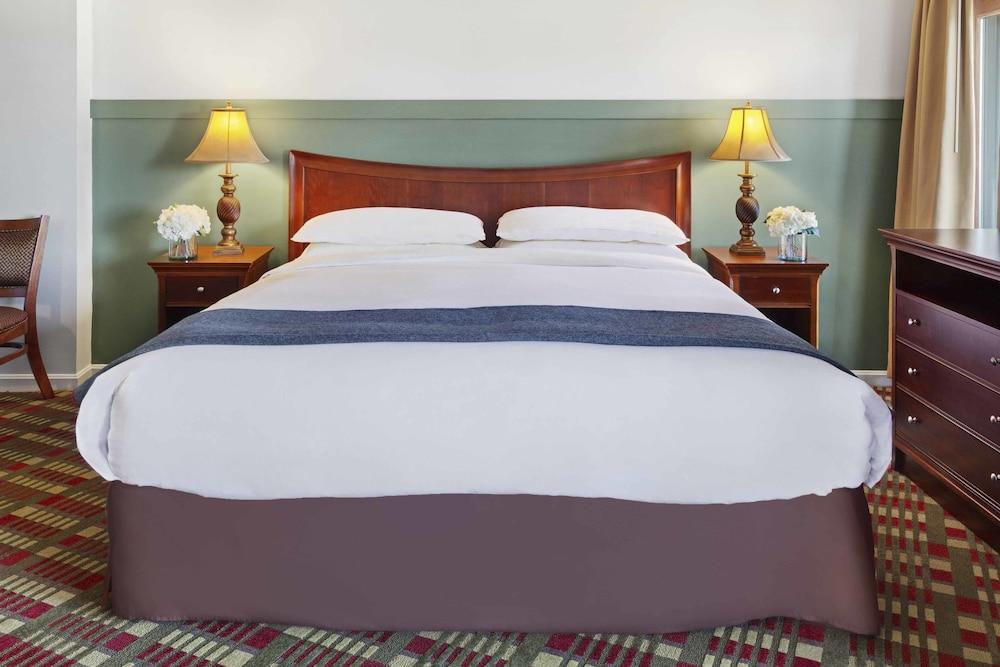 Ocean Gate Resort photo 64