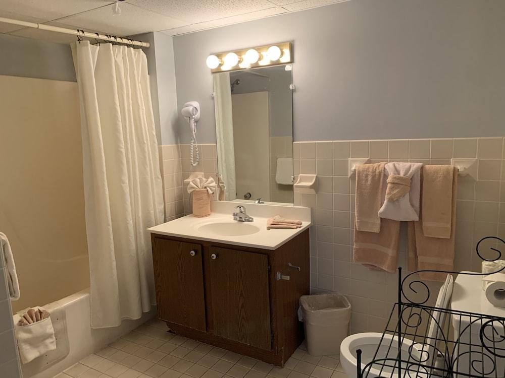 Oak Square Rentals photo 91