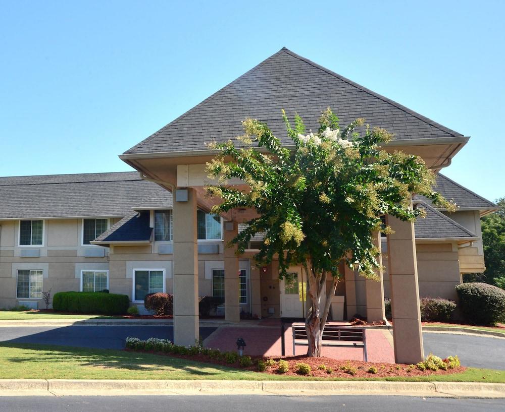 Baymont Inn & Suites by Wyndham Braselton photo 14
