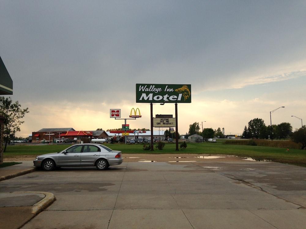 River Bend's Walleye Inn photo 5