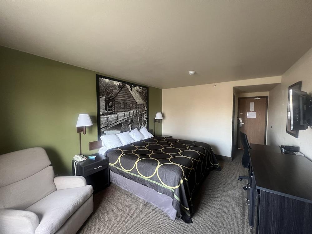 Super 8 by Wyndham Macon photo 4