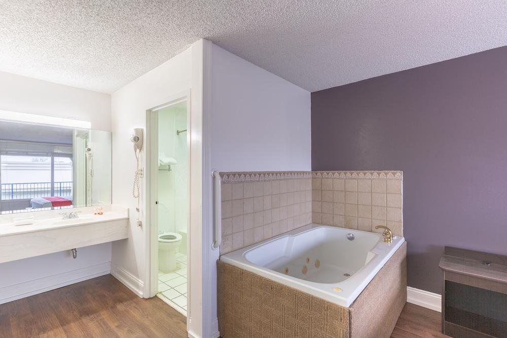 OYO Hotel Baton Rouge - Mead Rd Louisiana photo 5