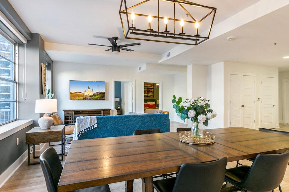 Modern Condos in California Building by Hosteeva photo 60