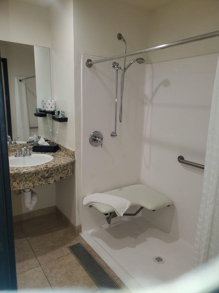 Spark by Hilton Phoenix East Mesa photo 22