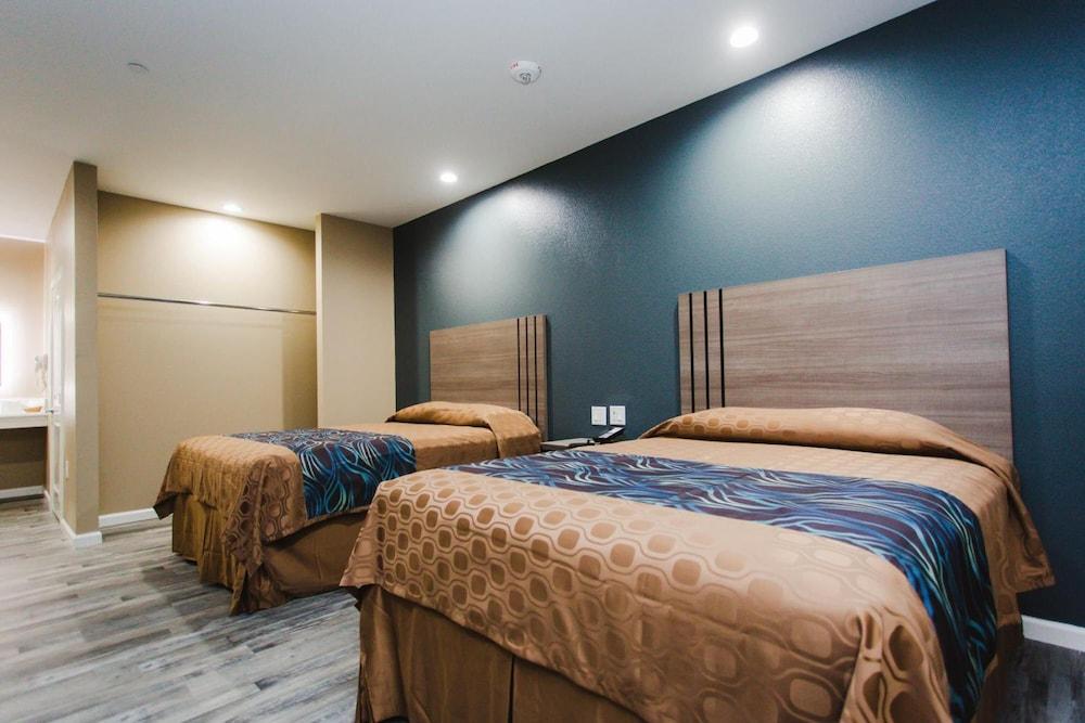 Budget Host Inn and Suites photo 13