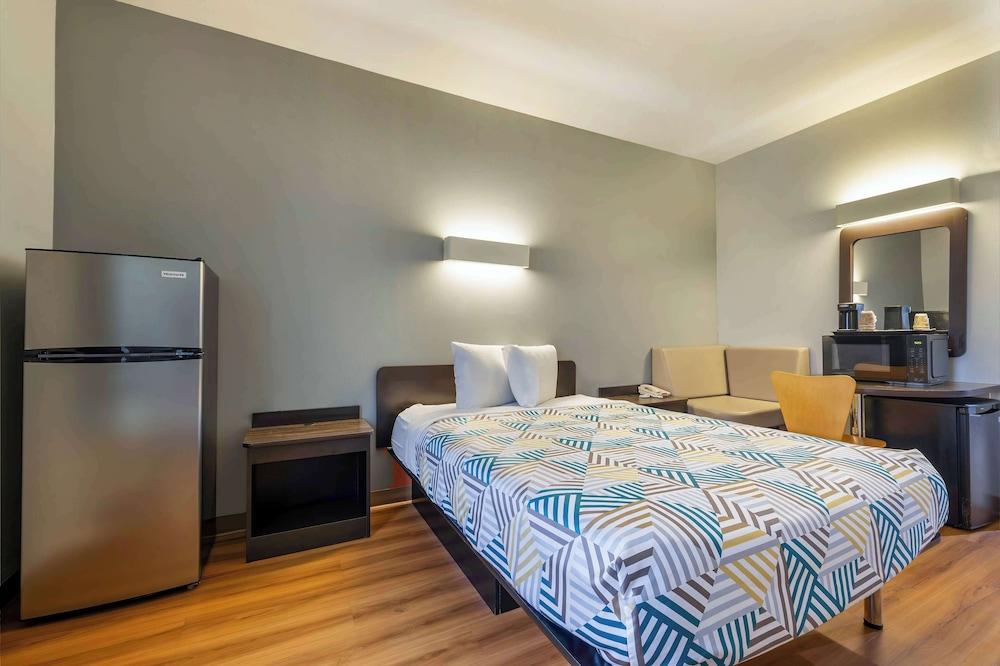 Studio 6 Suites Texas City, Tx – I-45 South photo 18