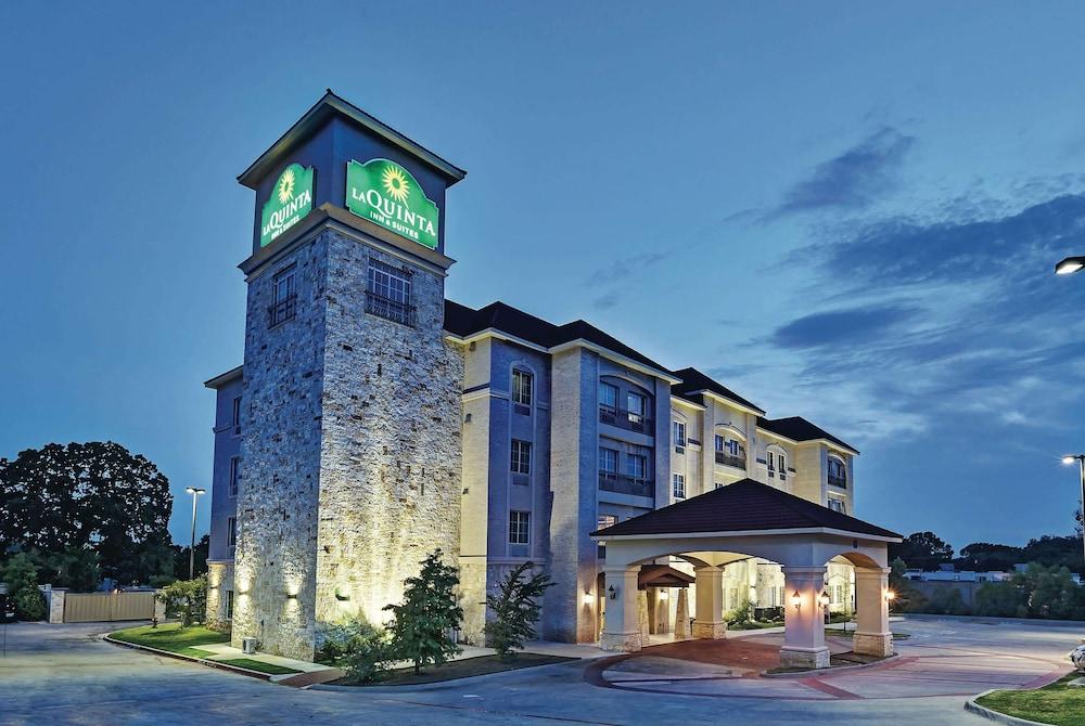 La Quinta Inn & Suites by Wyndham DFW Airport West - Euless photo 41