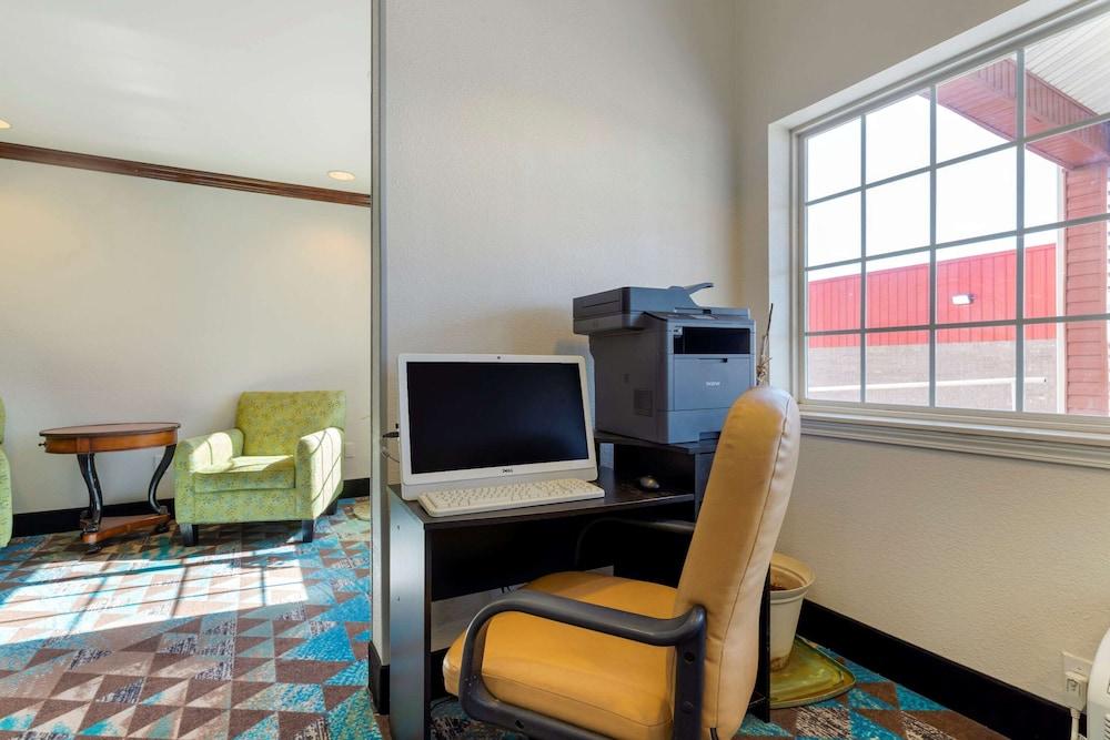 Quality Inn Sallisaw photo 27