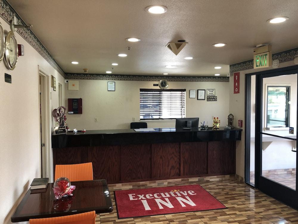 Executive Inn photo 3