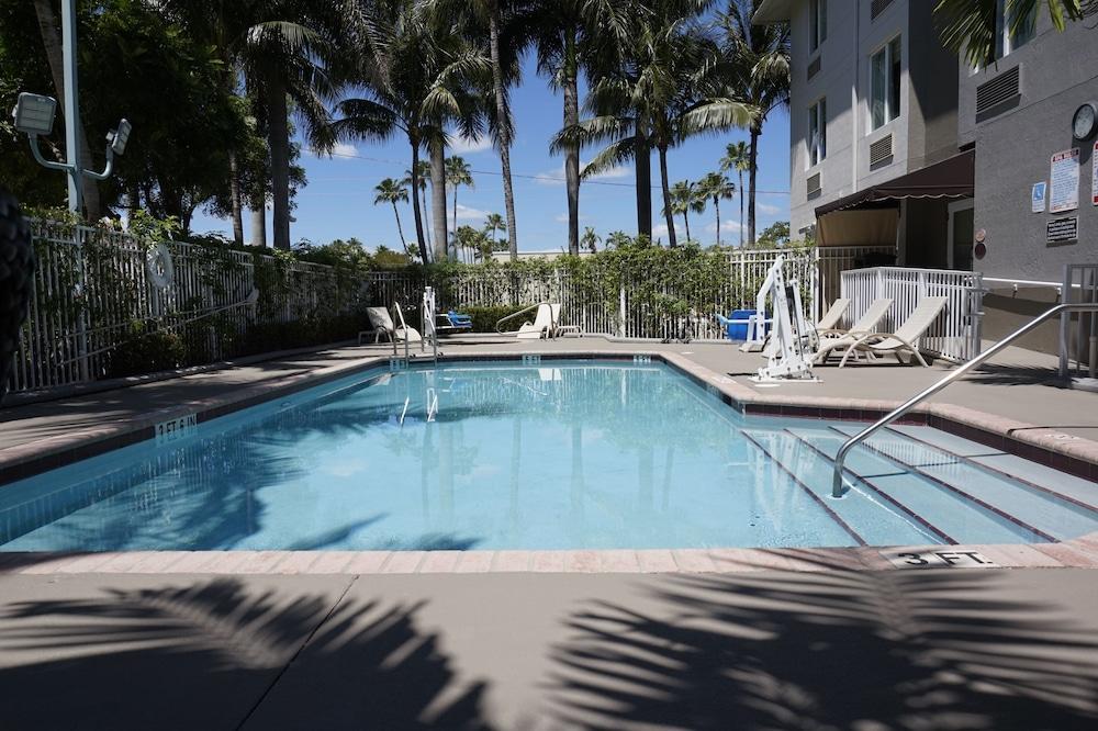 Sleep Inn & Suites Fort Lauderdale Airport photo 55