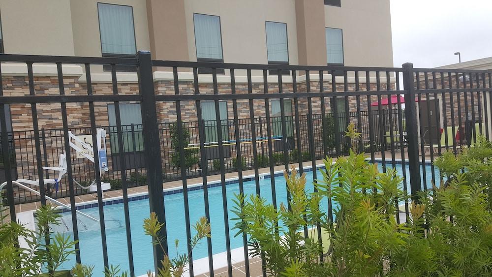 Hampton Inn & Suites La Porte photo 24