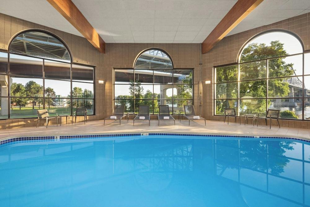 Courtyard by Marriott La Crosse photo 47