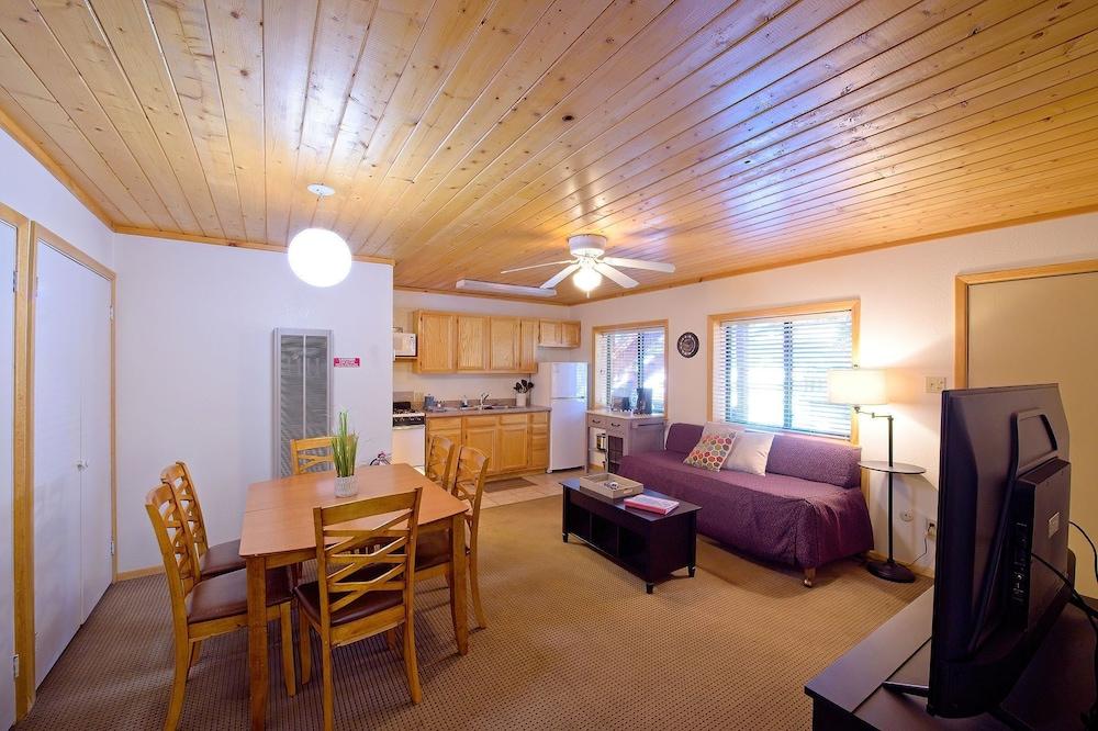 Thunderbird Lodge photo 7