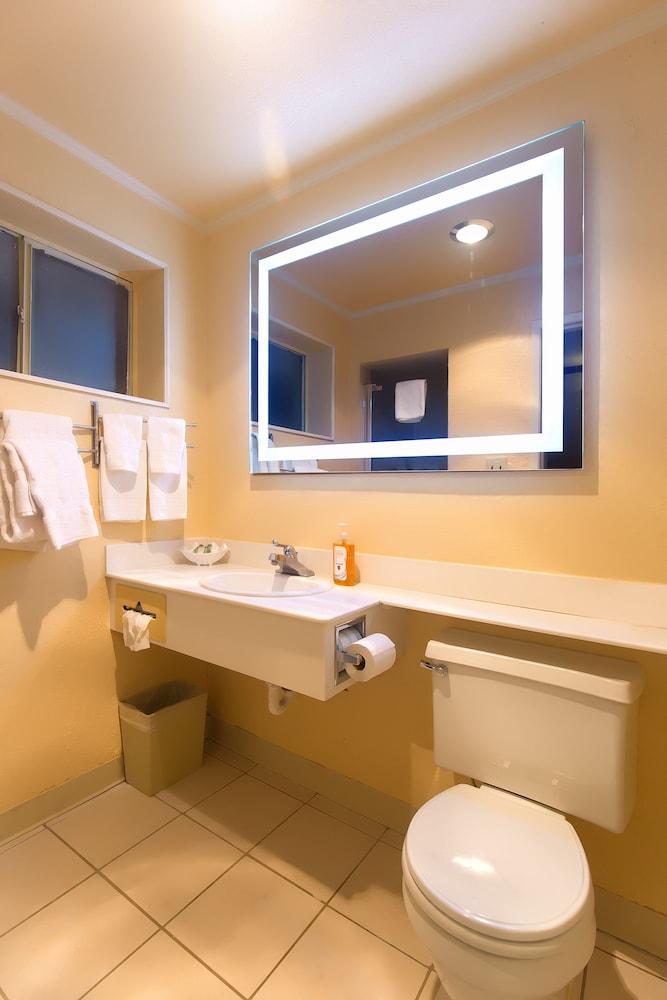 Atrium Inn photo 8