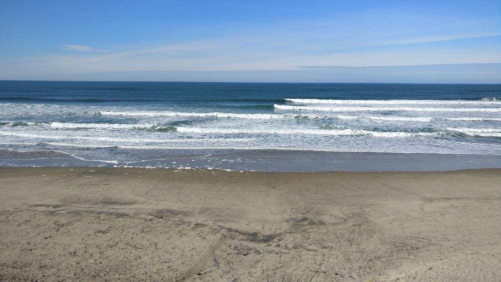 Sailor Jack's Oceanfront Inn photo 66