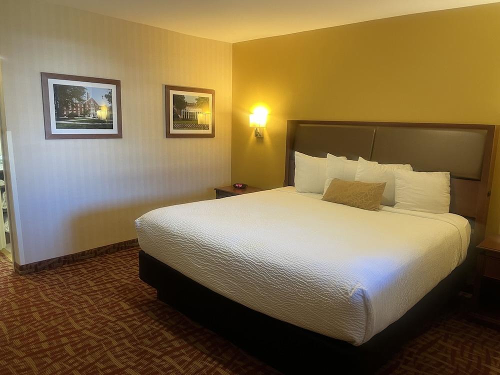 Inn on Storrs photo 16