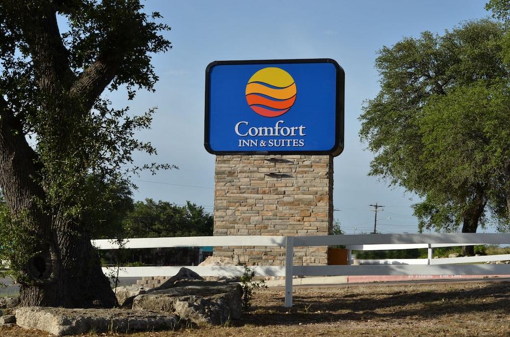 Comfort Inn & Suites Burnet photo 17