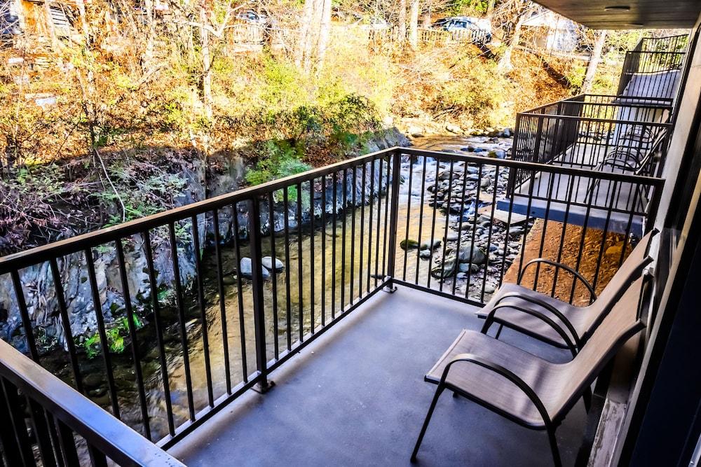 Bear Creek Inn photo 47
