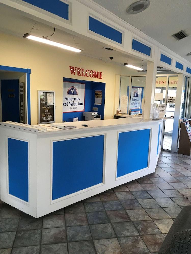Americas Best Value Inn Beaumont, TX photo 8