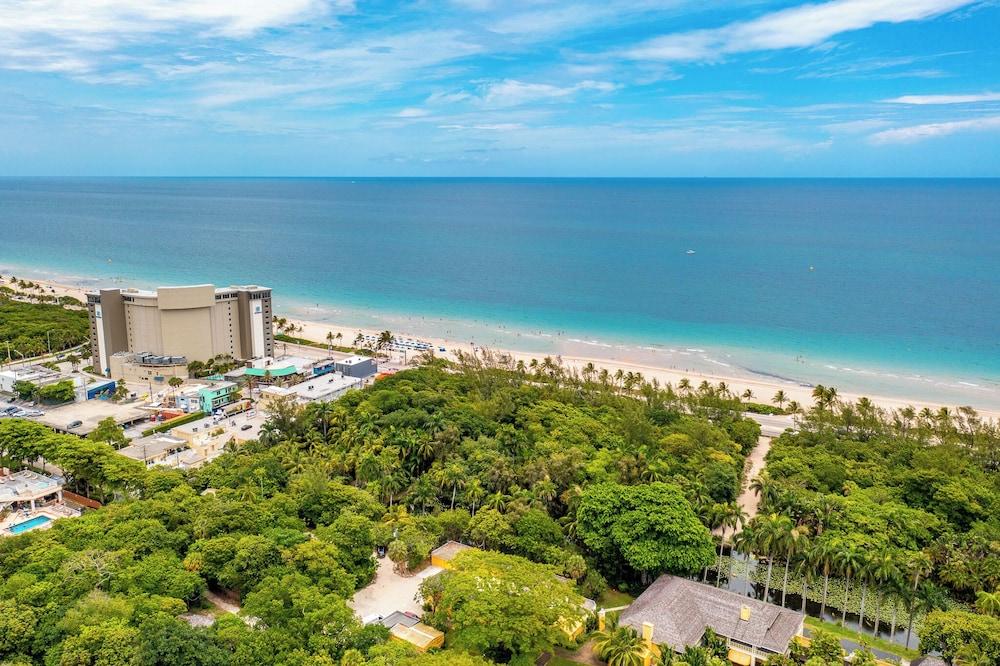 BeachSide 9th Residences photo 24