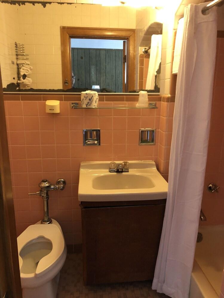 Du Wayne Motel photo 22