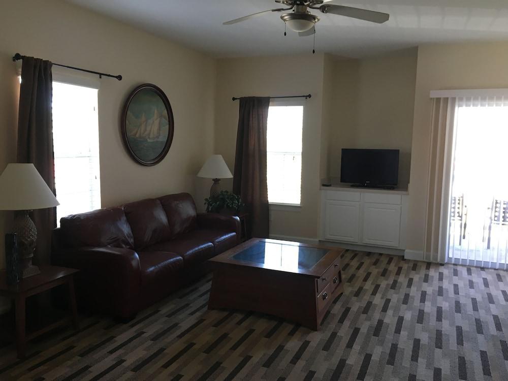 Kemah Boardwalk Inn photo 37
