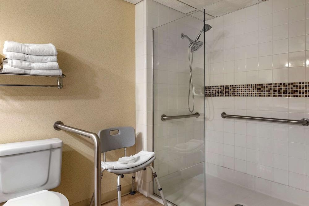 Quality Inn Saint Ignace I-75 photo 18